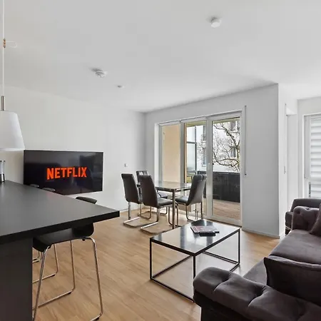 Eindrucksvolle Zwei-Zimmer-Wohnung Mit Balkon Und Grosser Kueche Leipzig Exterior foto