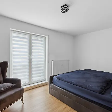 Eindrucksvolle Zwei-Zimmer-Wohnung Mit Balkon Und Grosser Kueche Leipzig Exterior foto