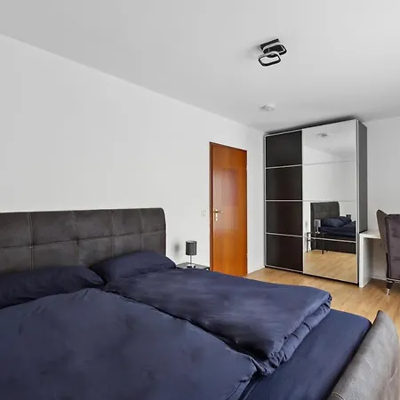 Eindrucksvolle Zwei-Zimmer-Wohnung Mit Balkon Und Grosser Kueche Leipzig Exterior foto
